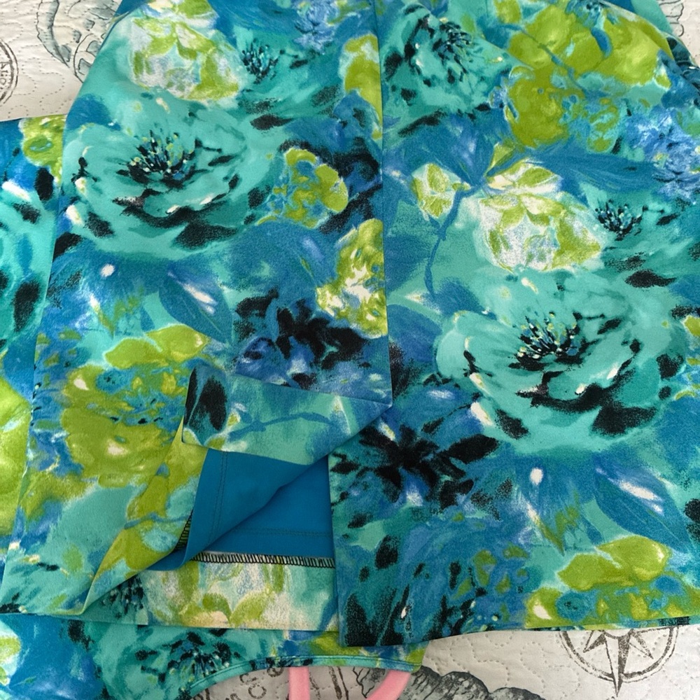 Kasper two piece skirt and top in blue floral size 12 - Picture 6 of 7